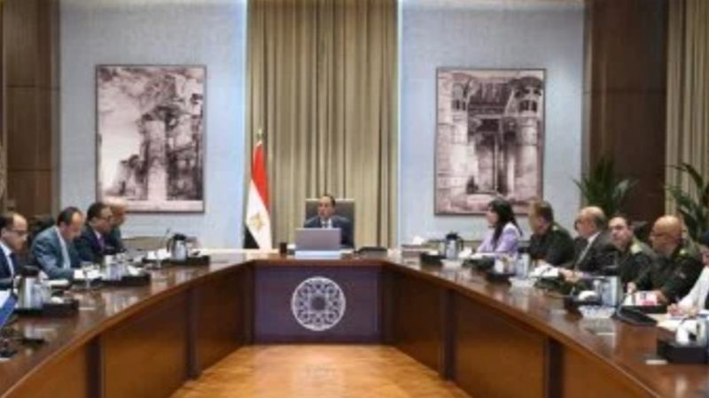 الحكومة: تشغيل منظومة الطاقة الشمسية فى جميع المبانى الحكومية بالعاصمة الإدارية