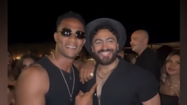 تامر حسني ومحمد رمضان يهديان أغنية “الذوق العالي” لـ محمد منير 