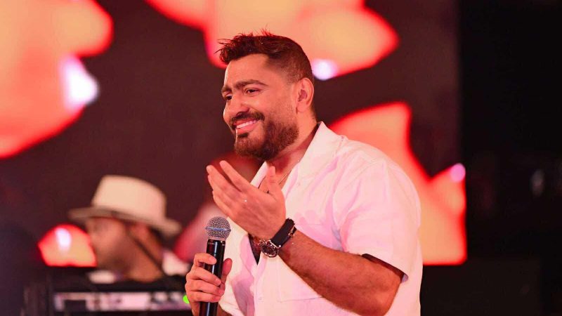بالصور ..تامر حسني يتألق في أضخم «وايت بارتي» بالعلمين الجديدة