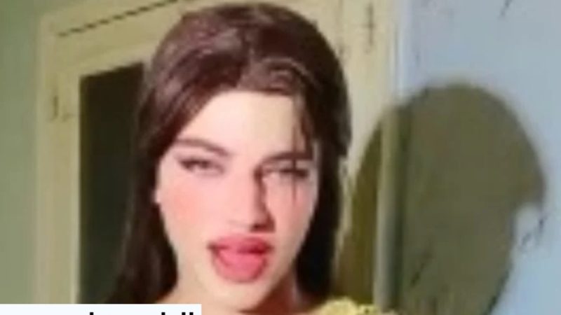 عاجل.. “طلع راجل”.. ضبط أدوات جنسية مع البلوجر ياسمين