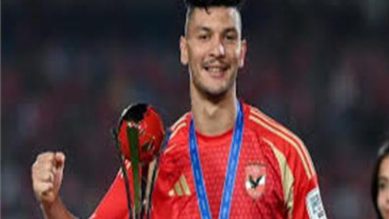 تغيير اضطراري في الأهلي.. إصابة أشرف داري ودخول مصطفى العش أمام بيراميدز