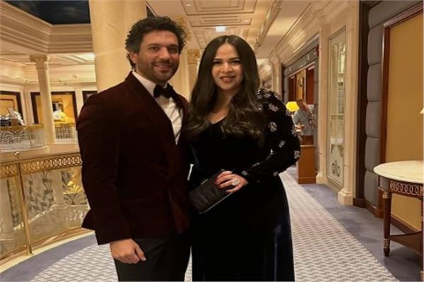 «من غيرك هكون في الكنافة».. إيمي سمير غانم تحتفل بعيد زواجها على طريقتها