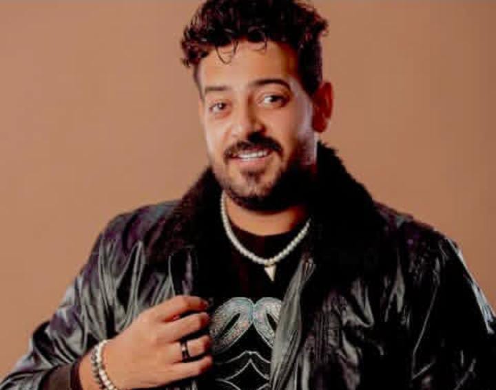 صور سيارة إسماعيل الليثي عقب تعرضه لحادث سير مروع 